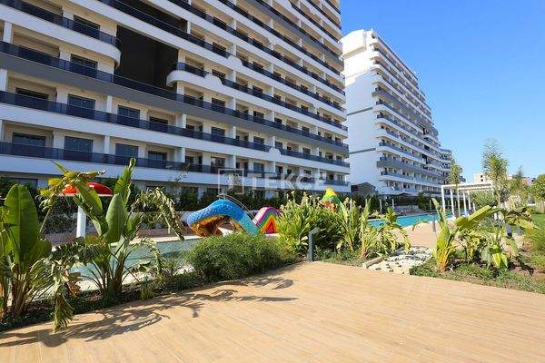 Apartment in a Complex with a Pool in Antalya Altıntaş