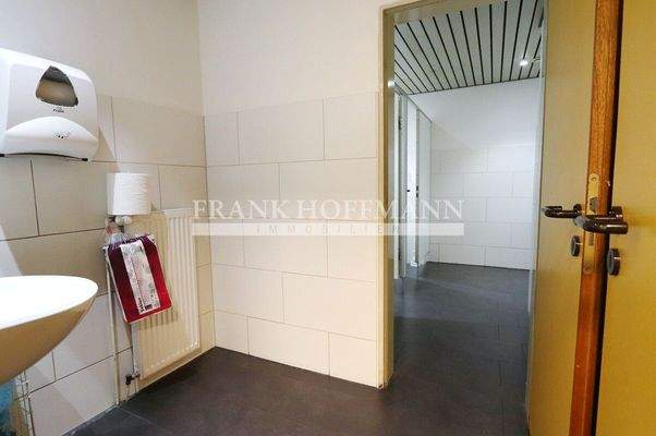 M0877 EG - Umkleide Herren 1.3