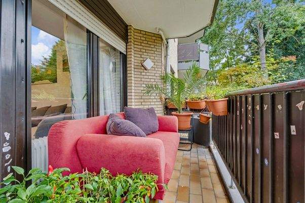 Große Loggia mit sonniger West-Ausrichtung