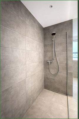 Grosse Dusche