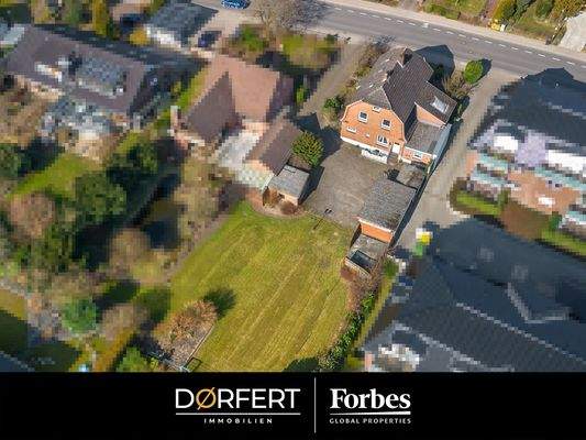 01Titelbild-Bad-Bramstedt-Schönes-2-Parteienhaus-mit-sonnigem Garten