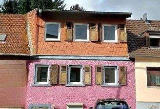 Eingang und 2 Autoabstellpätze