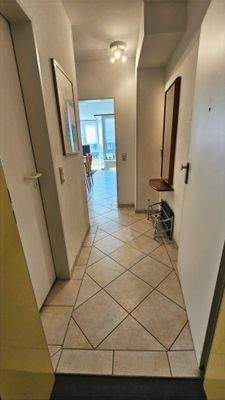 Flur (von Wohnungstür gesehen)