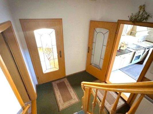 EG: Zentraler Flur und Treppenhaus