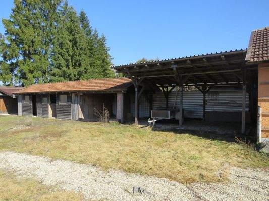 Nebengebäude in Holzbauweise 