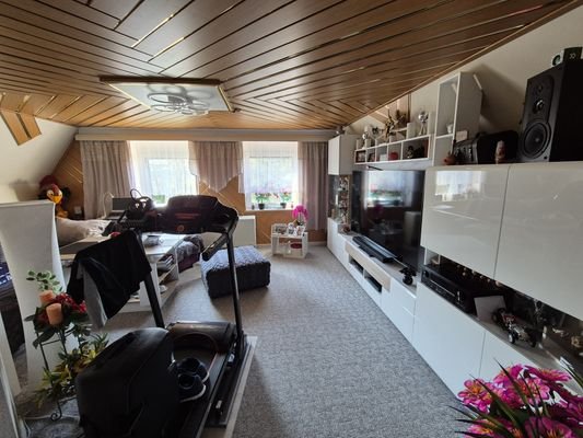 Wohnzimmer DG