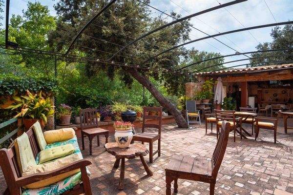 Finca mit Privatsphäre und Bergblick zum Verkauf in Puigpunyent, Mallorca