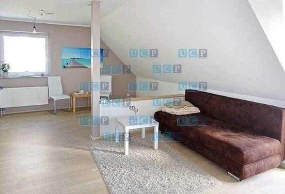 EF9D5812-AD38-41D1-8F4D-394390