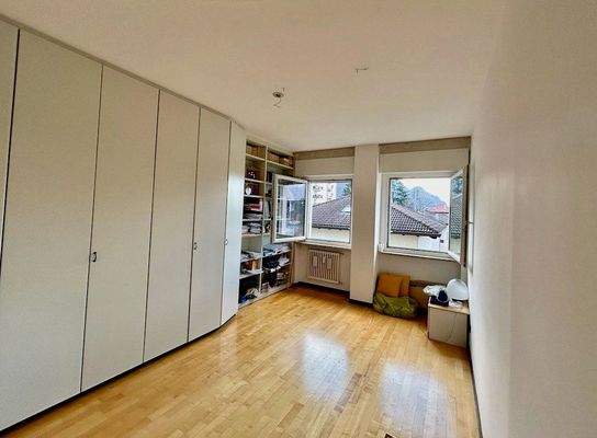 Dreizimmerwohnung-in-Leifers-zu-verkaufen-Leifers-Zentrum-Wohnung-mit-Balkon-mit-Garage-appartamento-trilocale-a-Laives-in-vendita-a-Laives-centro-con-balcone-e-garage