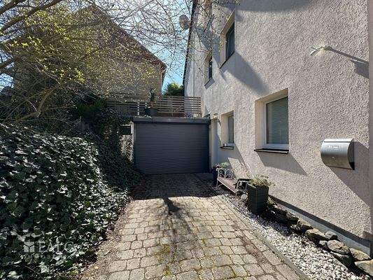 Eingangsbereich mit Stellplatz