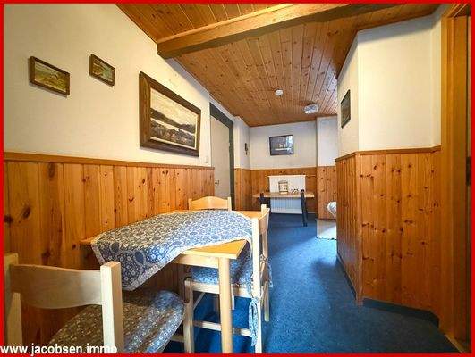 Wohnung 2 (über der Gaststätte) Flur