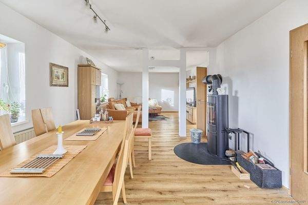 Noch ein Blick in das Wohn- und Esszimmer