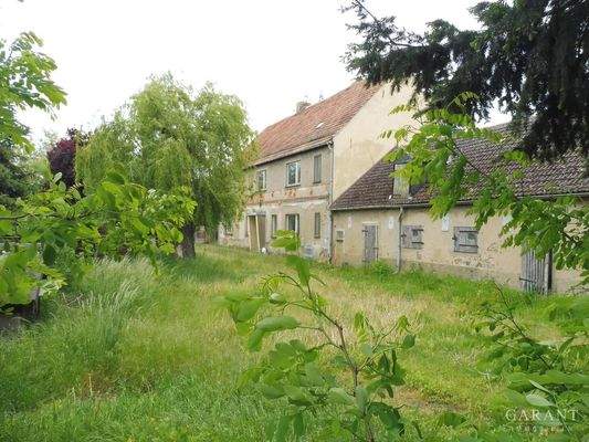 07 Innenhof mit Nebengelass