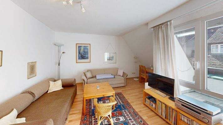 Wohnzimmer mit Zugang zum ...