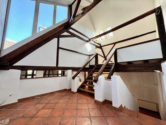 B12 Treppenaufgang Zwischenpodest Scheune.jpg