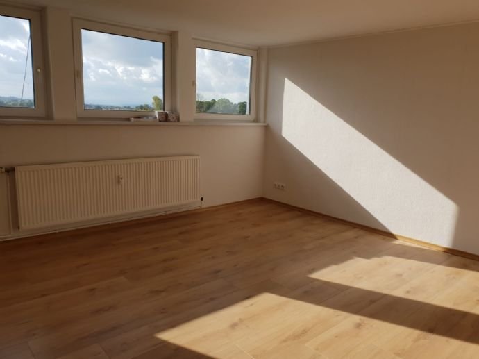 Renovierte, sanierte und helle 4-Zimmer-Wohnung in Wolfenbüttel-Ahlum