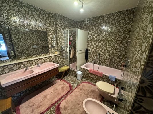 Badezimmer Schlafzimmer 1