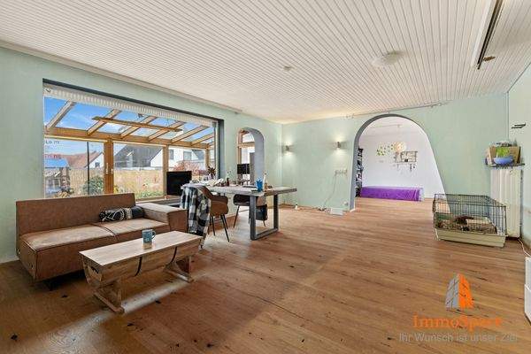 Blick in den Wohn- und Essbereich