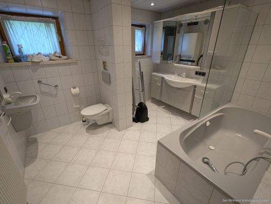 H1 behindertengerechtes Bad