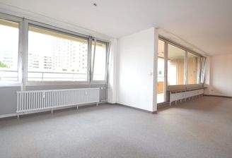 Esszimmer und Wohnzimmer