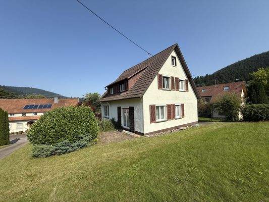 Blickgeschützte Gartenterrasse