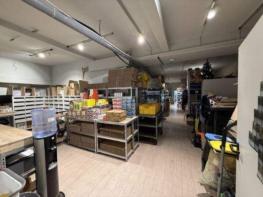 Lager und Packstation