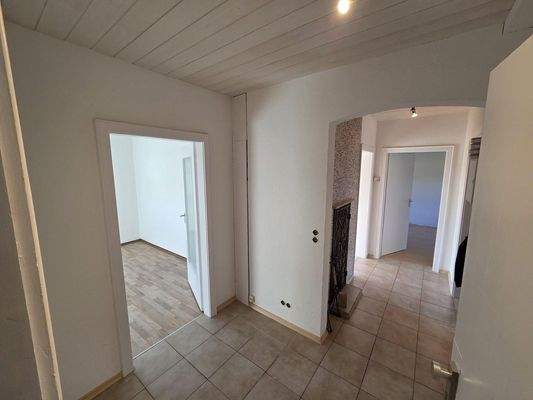 Wohnungsflur hinter Wohnungstü