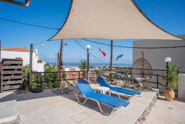 Kreta, Tavronitis: Villa mit Meerblick und 3 unabhängigen Apartments zu verkaufen