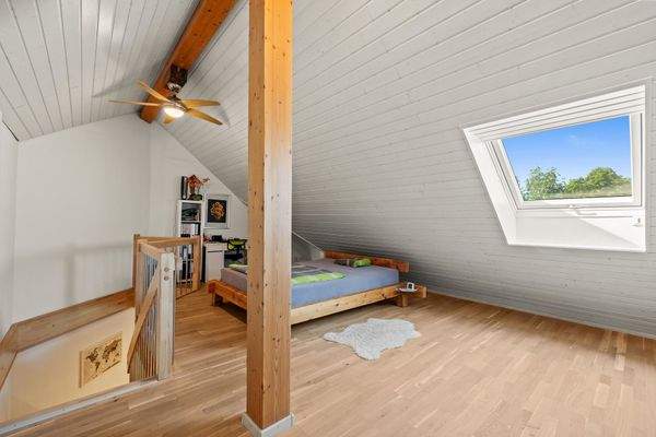 Schlafzimmer - offen und hell