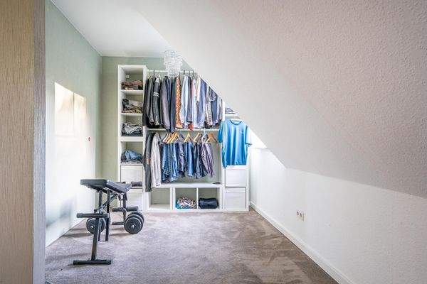 Ankleidebereich im Schlafzimmer