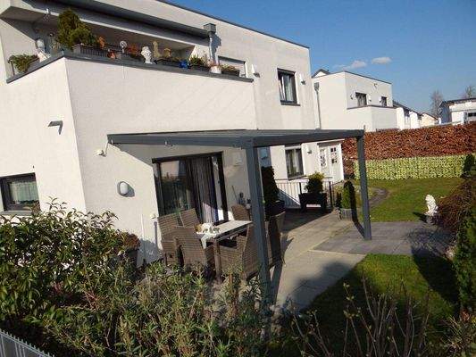 Terrasse-Garten mit Bepflanzung.JPG