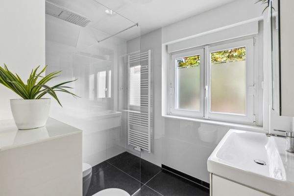 Badezimmer im Erdgeschoss