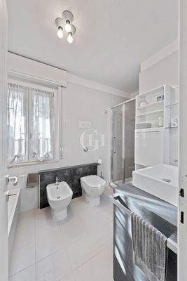 Badezimmer im ersten Stock