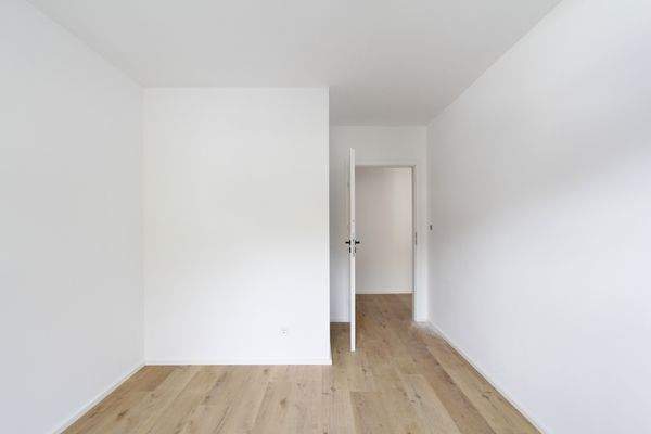 ...hellen Kinderzimmer und...