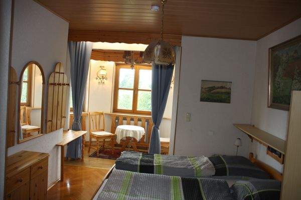 Schlafzimmer 2 mit Erker