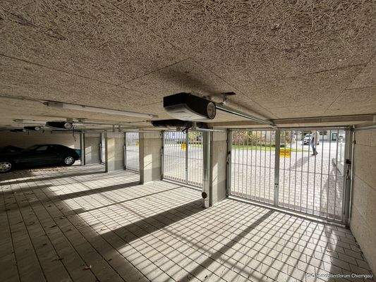 Garage mit eigenem Tor (keine TG)