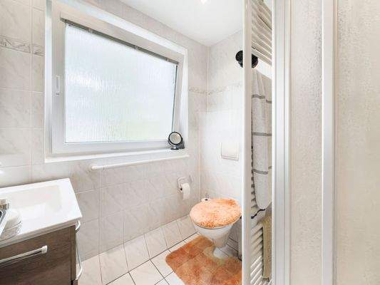 Tageslichtbad mit Dusche