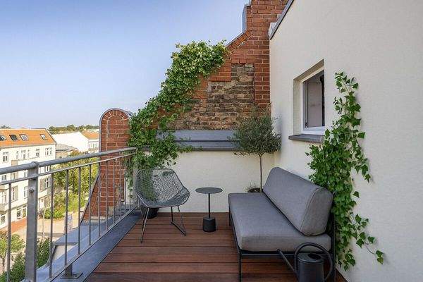 Terrasse an Küche virtuell möbliert