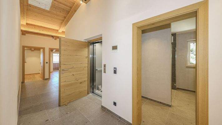 KITZIMMO-Neubau-Penthouse mit Panorama-Ausblick in sonniger Lage - Immobilien Aurach.