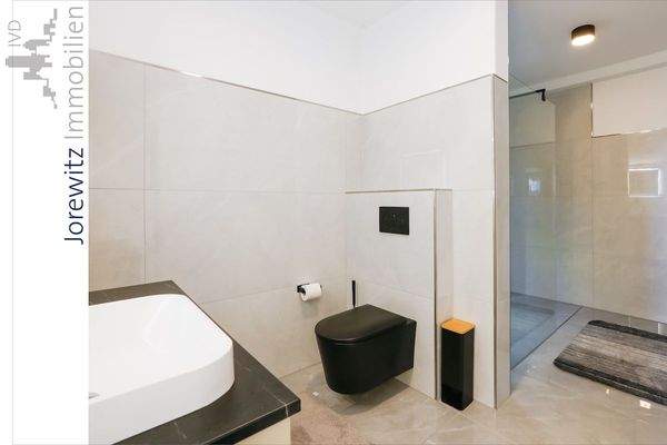 036 - Einliegerwohnung - Bad - Ansicht 2