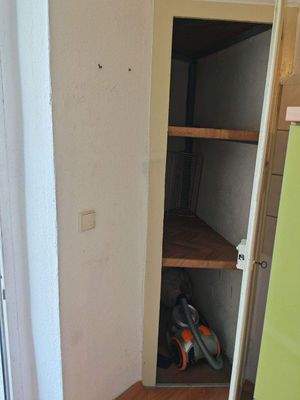 Abstellraum an Küche