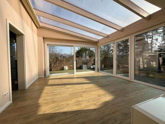 Überdachte und geschlossene Terrasse