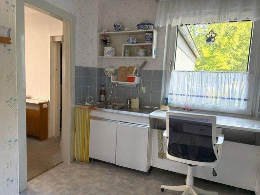 Küche/ Durchgang z. Essbereich