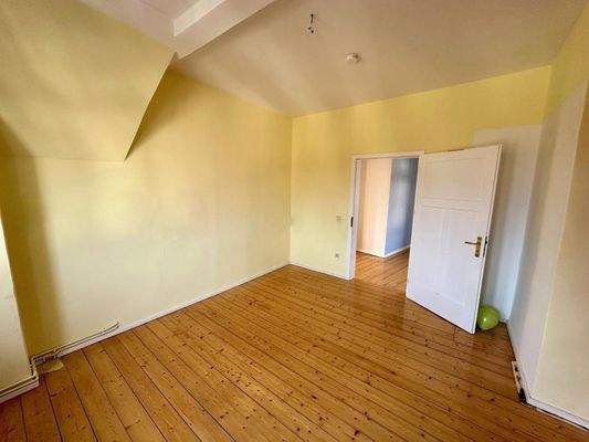 Kinder- Arbeits- oder Ankleidezimmer