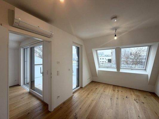 Schlafzimmer / klimatisiert mit Terrassenausgang