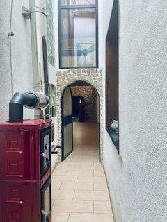Flur mit ital. Designerkamin