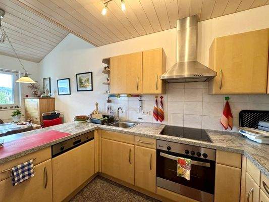 Einbauküche mit Einbaugeräten