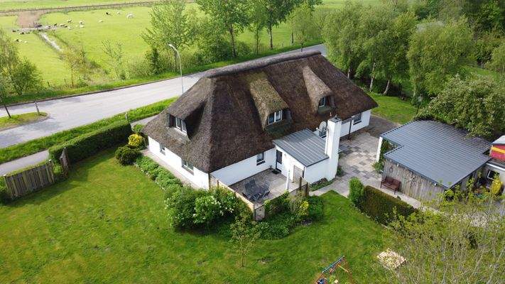 Wohnen unter Reet mit Blick auf die Weite Eiderste