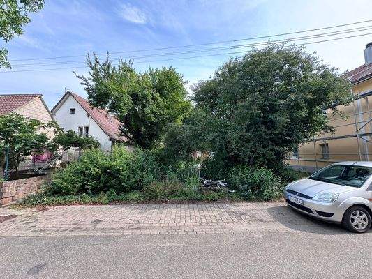 Grundstück Straßenansicht