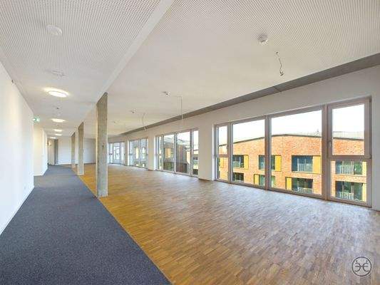 CAM02666G0-PR0034-STILL032